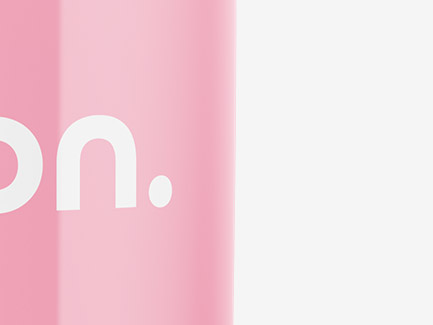 Muggar med företagslogga